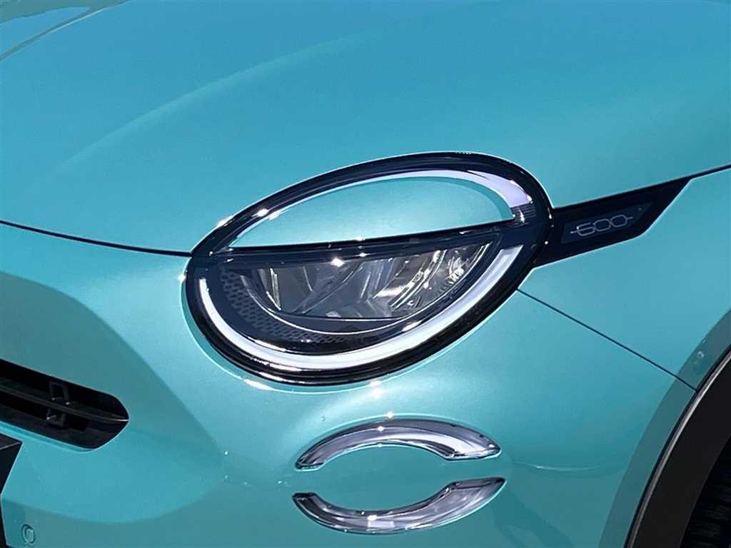 Fiat 600 MHybrid Icon PDC LED Kamera Sitzheizung CarP