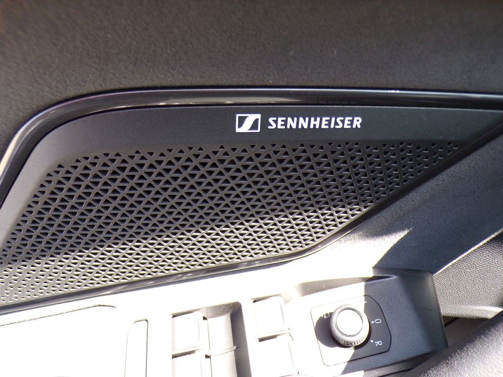 Fahrzeugabbildung CUPRA Leon Sportstourer 1.5 eTSI DSG