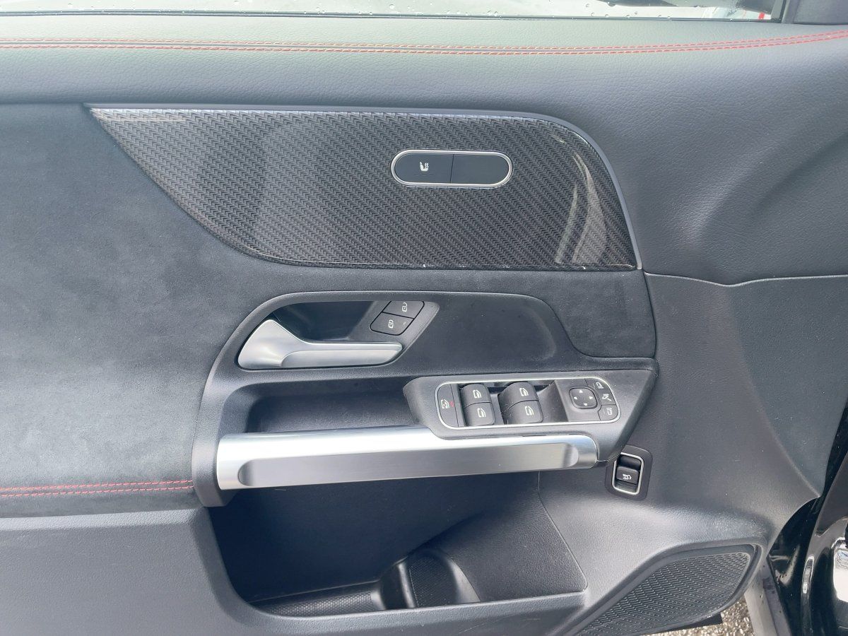 Fahrzeugabbildung Mercedes-Benz GLB 220 d 4M AMG/Night/Kamera/AHK