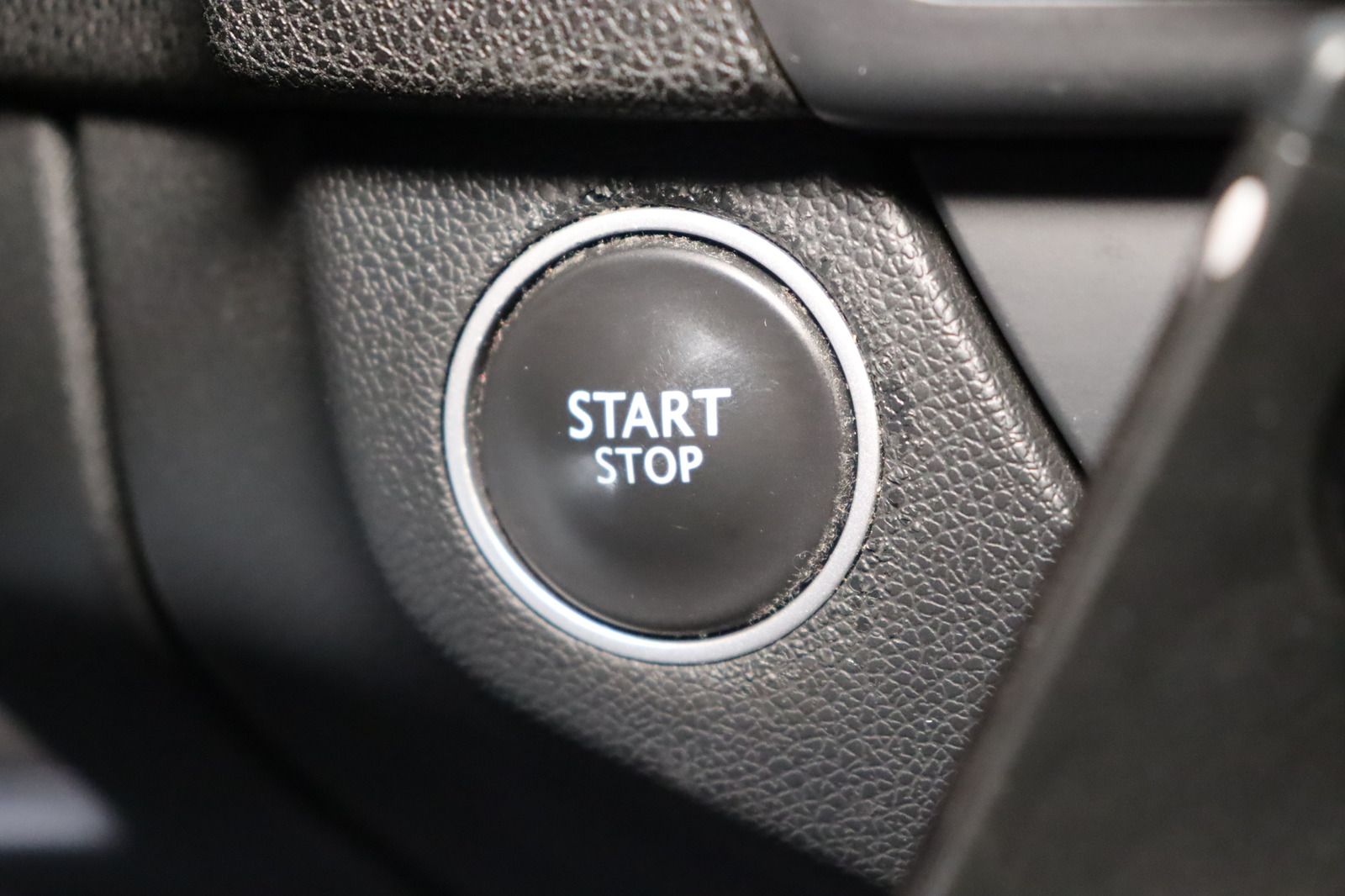 Fahrzeugabbildung Renault Laguna Dynamique 2.0 16V * HU/AU bis 07.26 * AHK