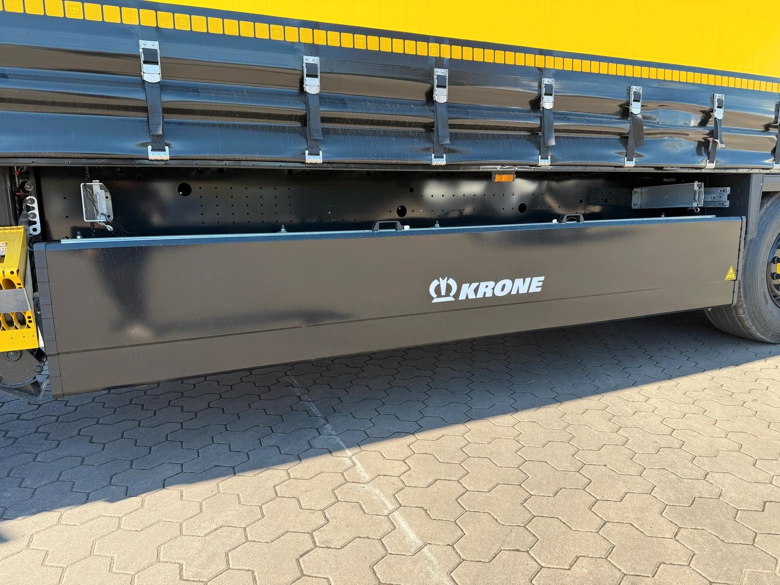 Fahrzeugabbildung Krone Schiebeplane mit IceProtect + Safe Curtain
