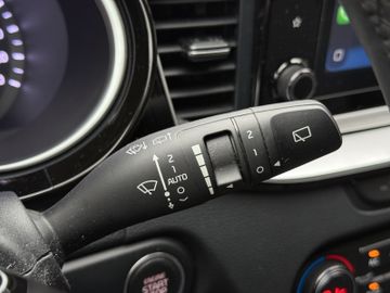 Kia Ceed SW 1.5T Klima Kamera SHZ LHZ