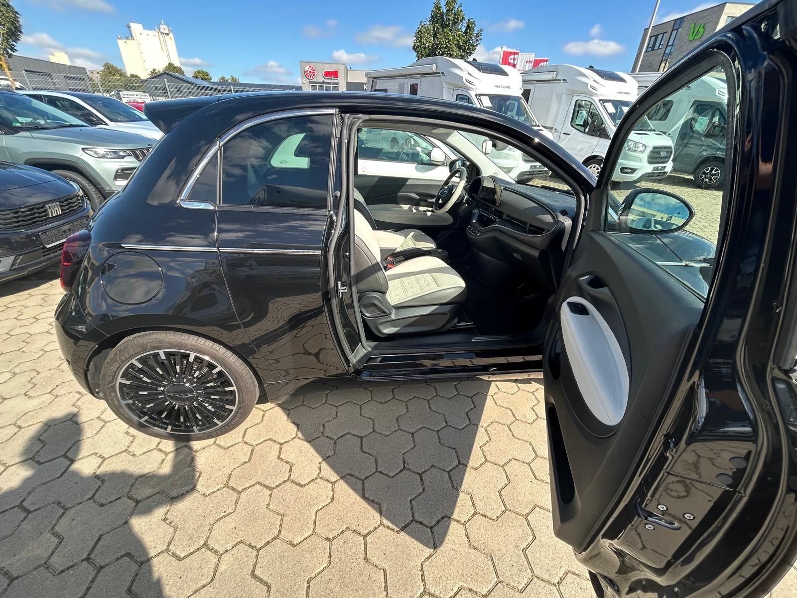 Fiat 500e  3+1 La Prima by Bocelli imagem 3