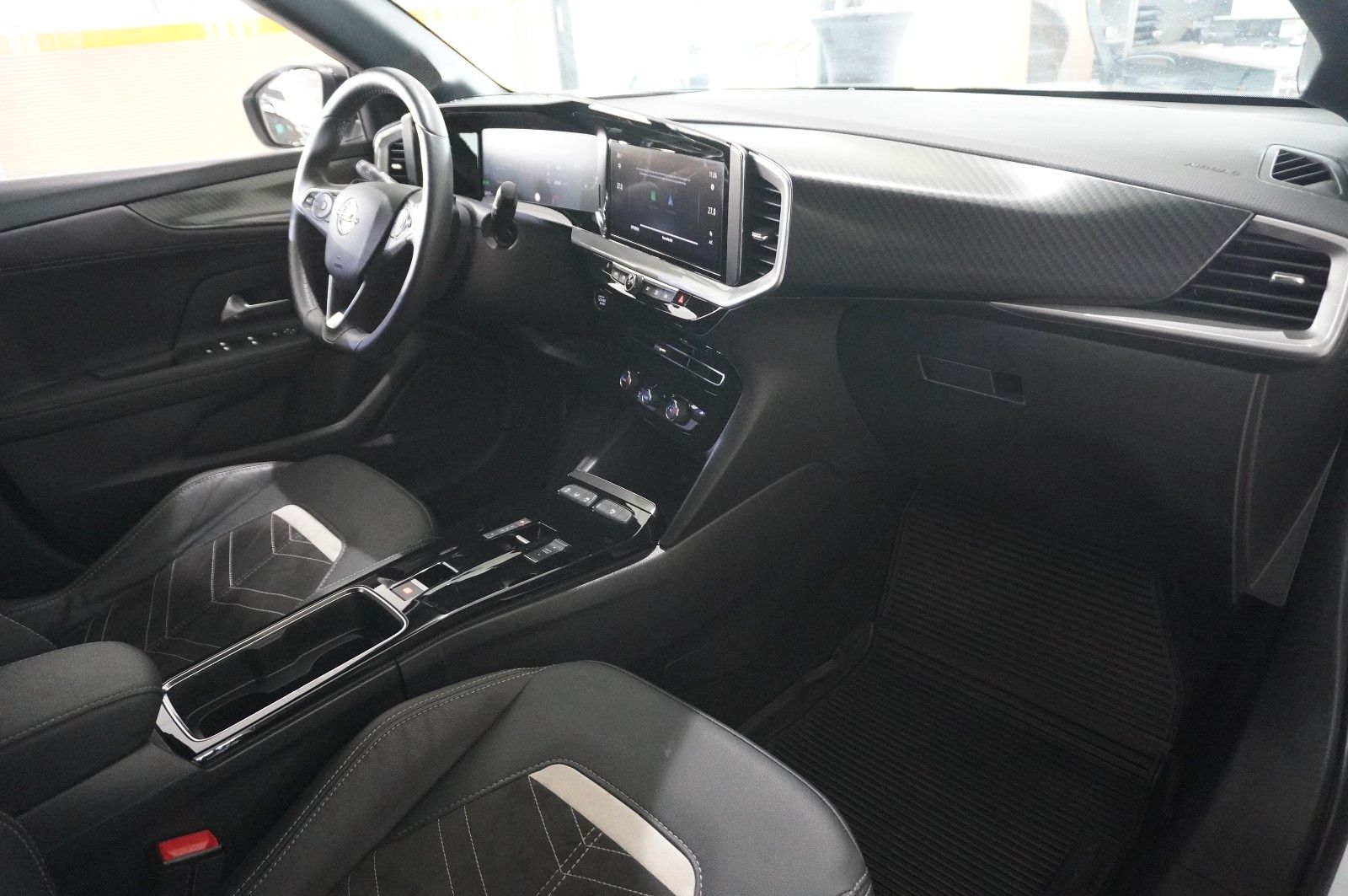 Fahrzeugabbildung Opel Mokka 1.2T ULTIMATE NAVI/LED/KAMERA/SPORT/SH/DAB