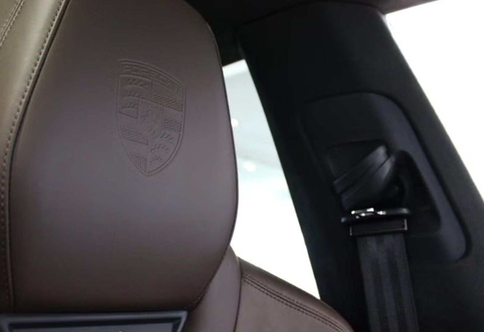 Porsche Macan Electric Turbo foto 8