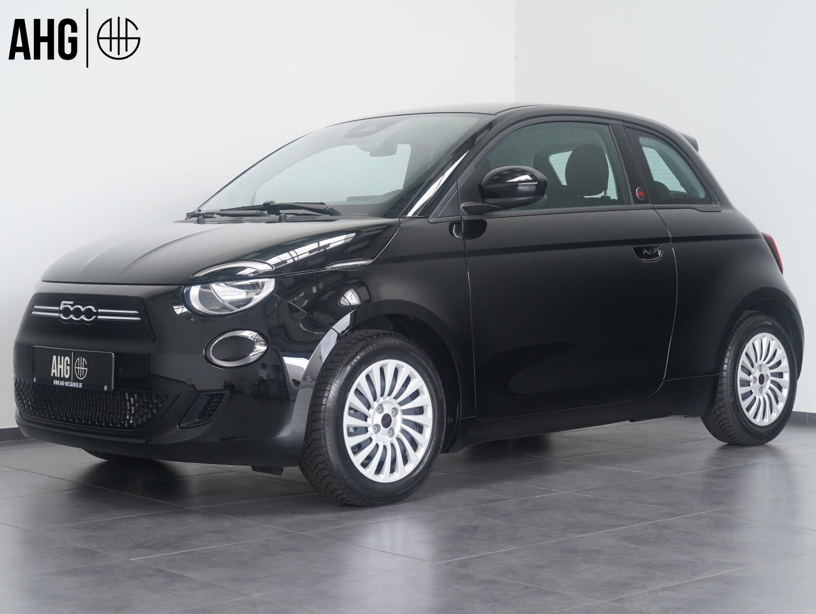Fahrzeugabbildung Fiat 500e Red 70KW/23,8kWh/DC-LADEN/KAMERA