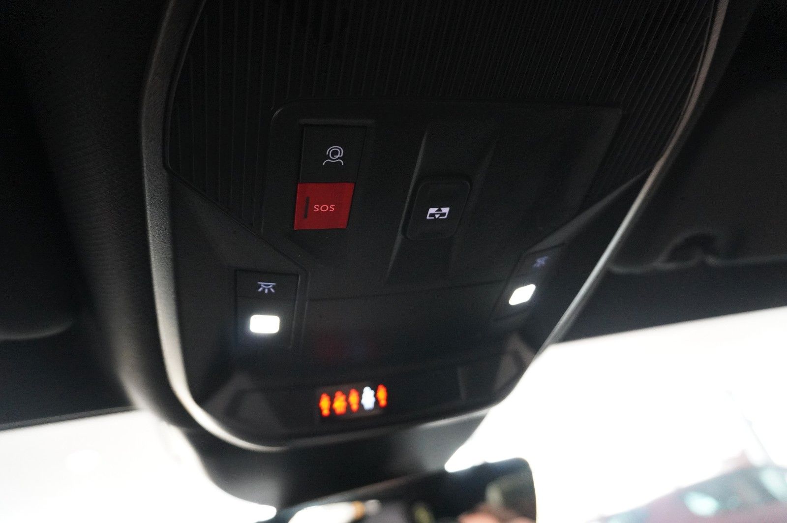 Fahrzeugabbildung Opel Astra L ST 1.2T ULTIMATE NAVI/LED/360°/PANO/DAB+