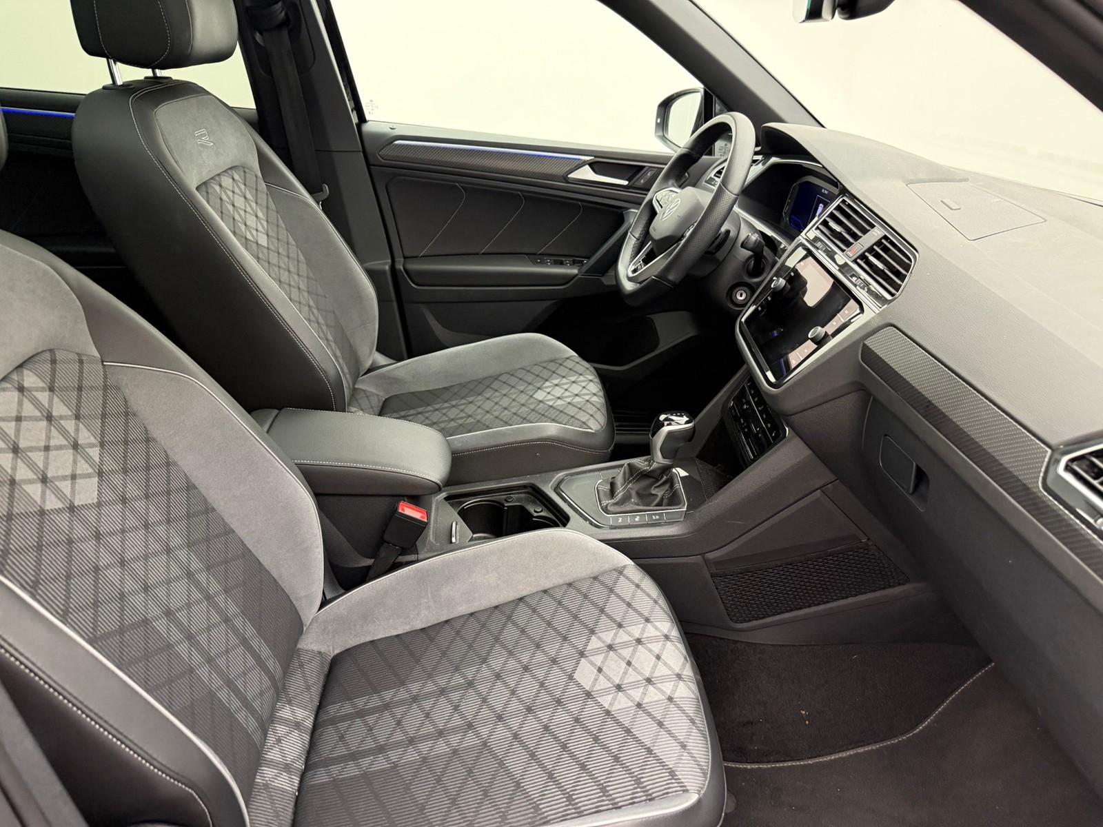 Volkswagen Tiguan 1.5 TSI DSG R-Line Business Black19Pano