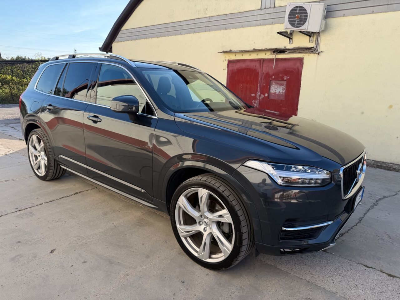 Volvo XC 90 D5 AWD 7 Posti Full Optional - 2019 imagem 3