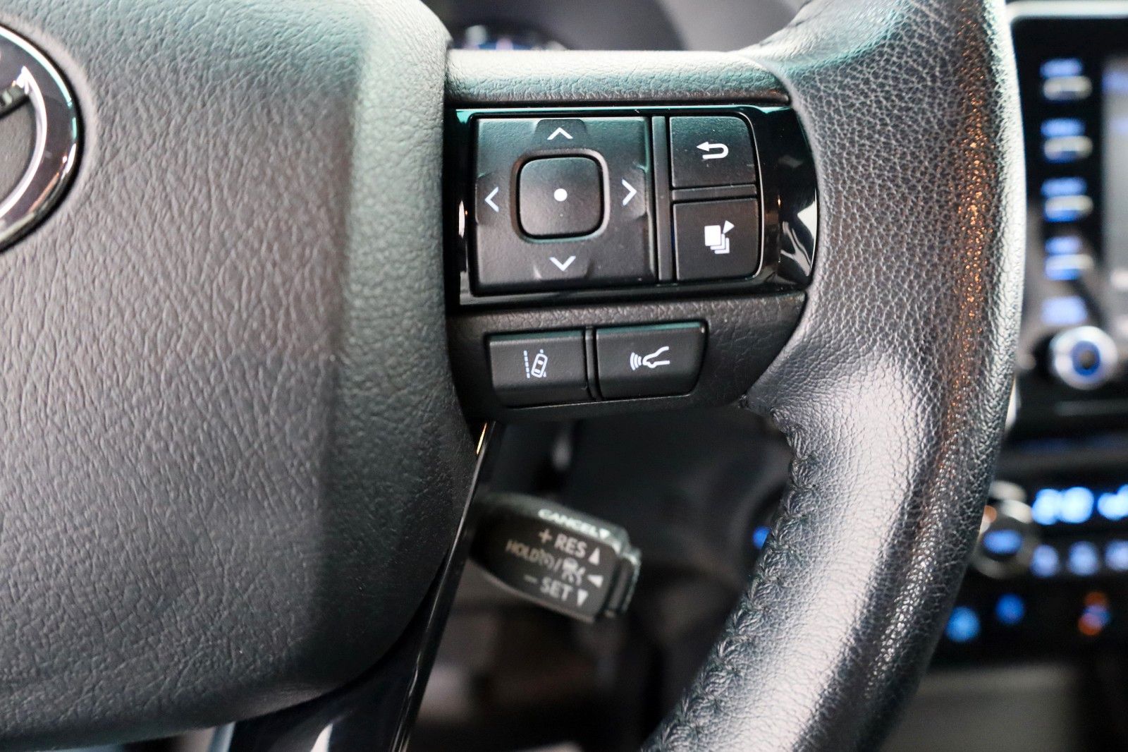 Fahrzeugabbildung Toyota Hilux Double Cab Invincible,Leder,Navi,Rollo,AHK
