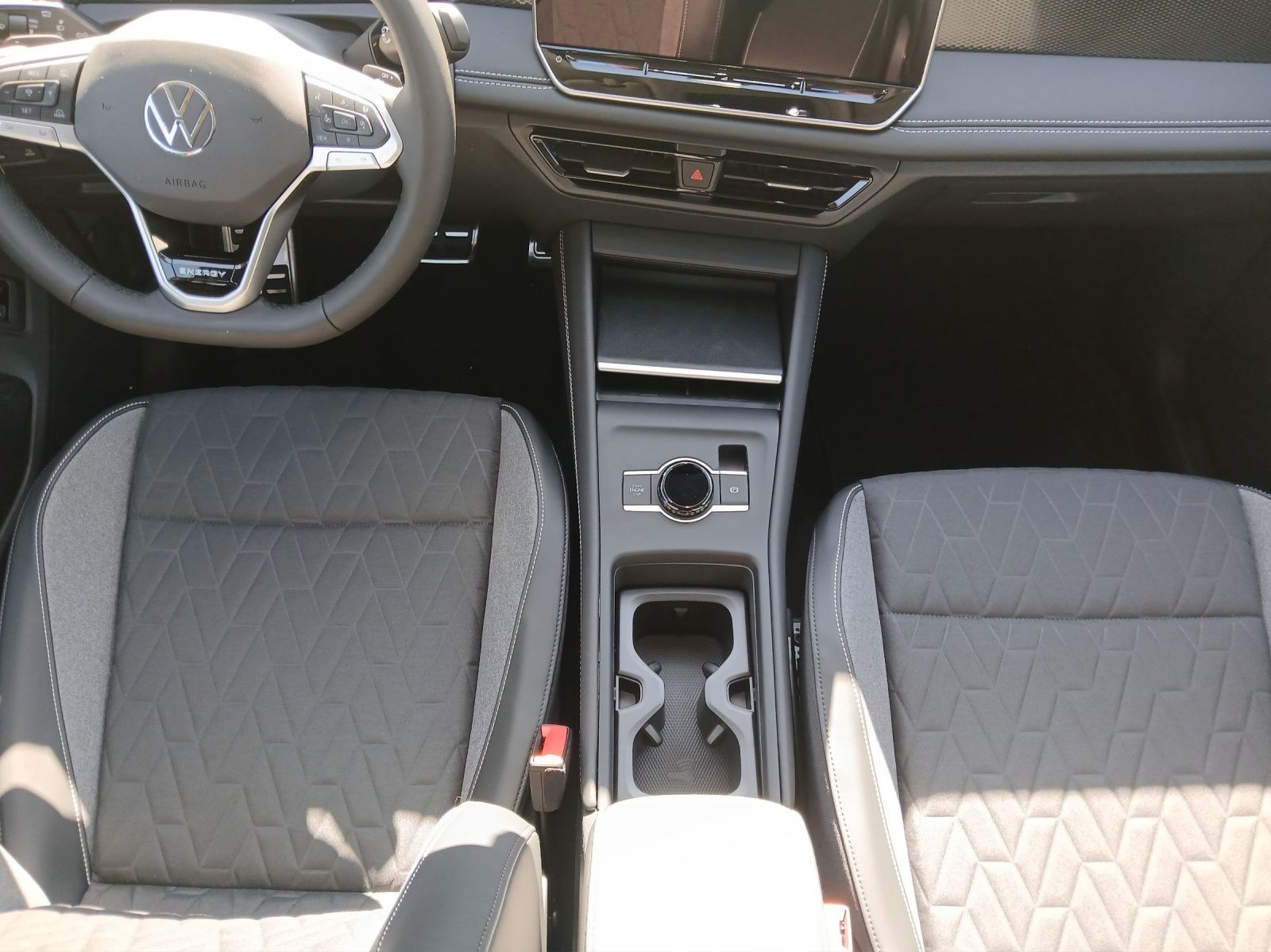 Fahrzeugabbildung Volkswagen Tiguan Energy eTSI DSG IQ.Light ACC AHK SH LRHzg