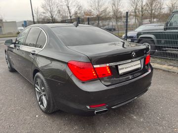 BMW 750 - 7