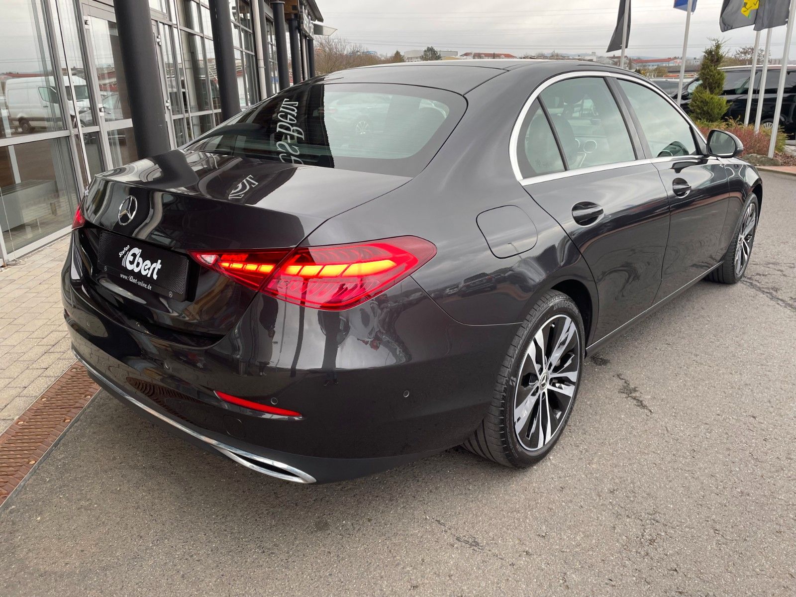 Fahrzeugabbildung Mercedes-Benz C 300 e Avantgarde Digital+S-Dach+AHK+Distr+