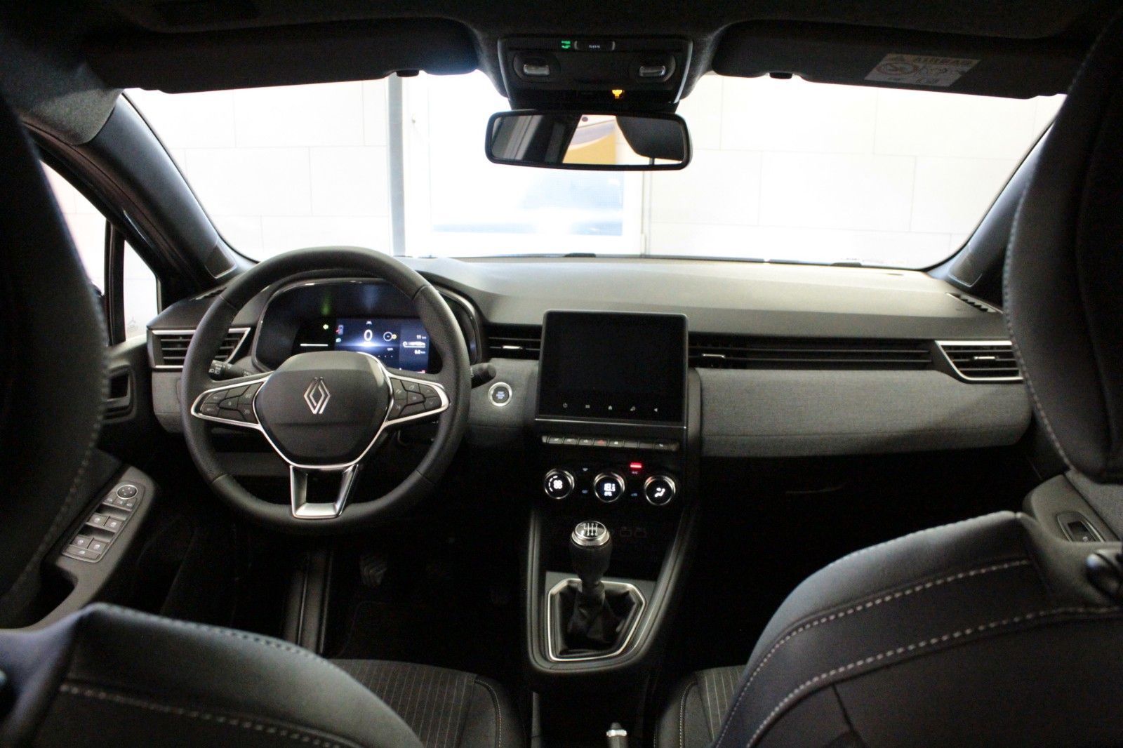 Fahrzeugabbildung Renault Clio TCe 90 Techno *Look-Paket*Winter-Paket*