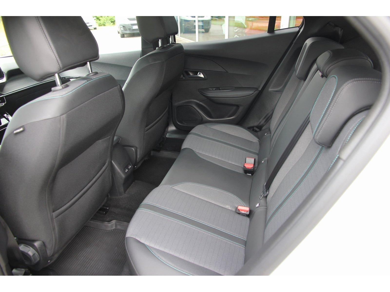 Peugeot 2008 Allure Pack BHDi 110 Navi SHZ RFK Carplay