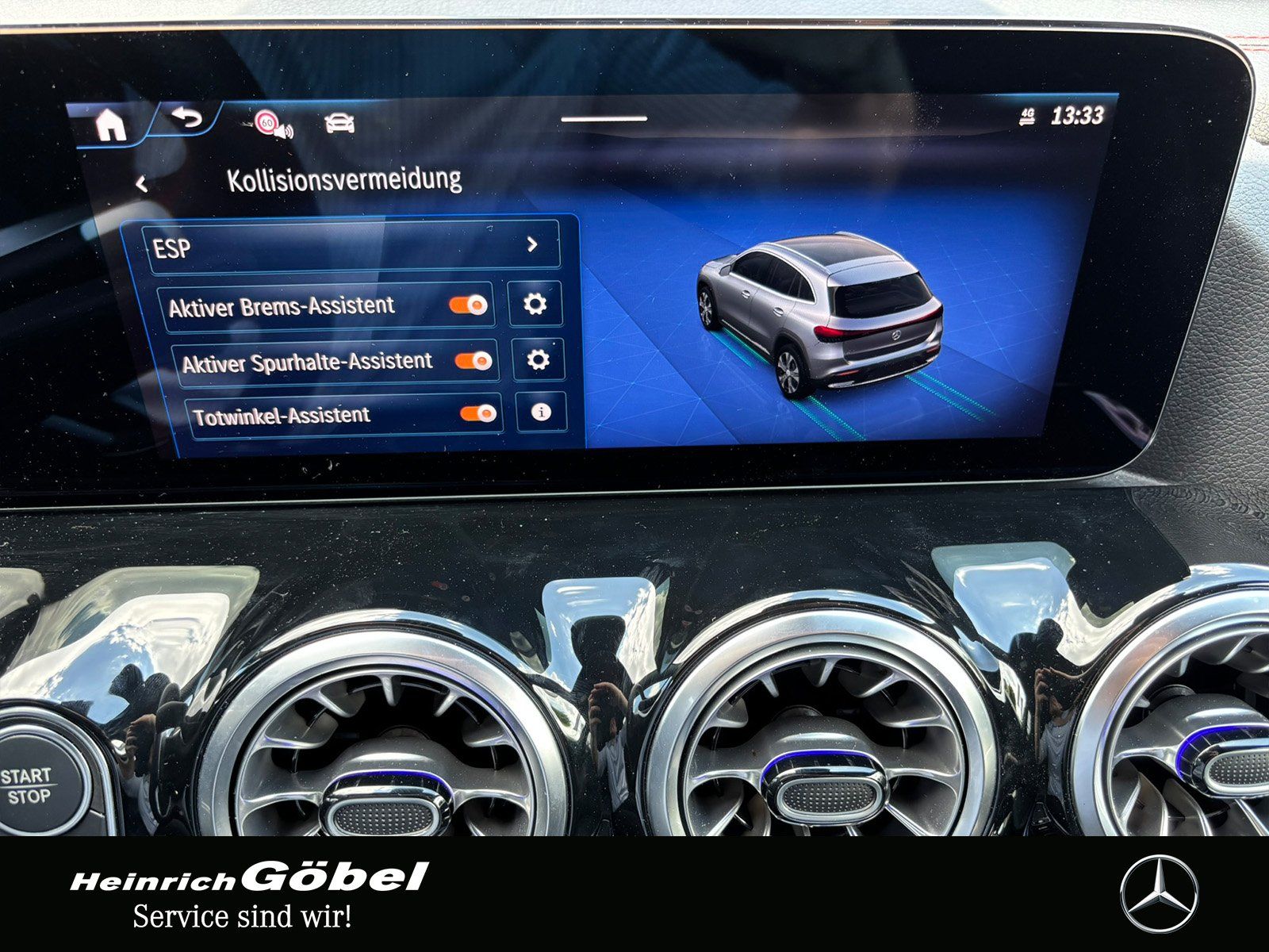 Fahrzeugabbildung Mercedes-Benz EQA 300 4M AMG*AHK*FAP*ADV-SOUND*360°KAM*AMBIENT