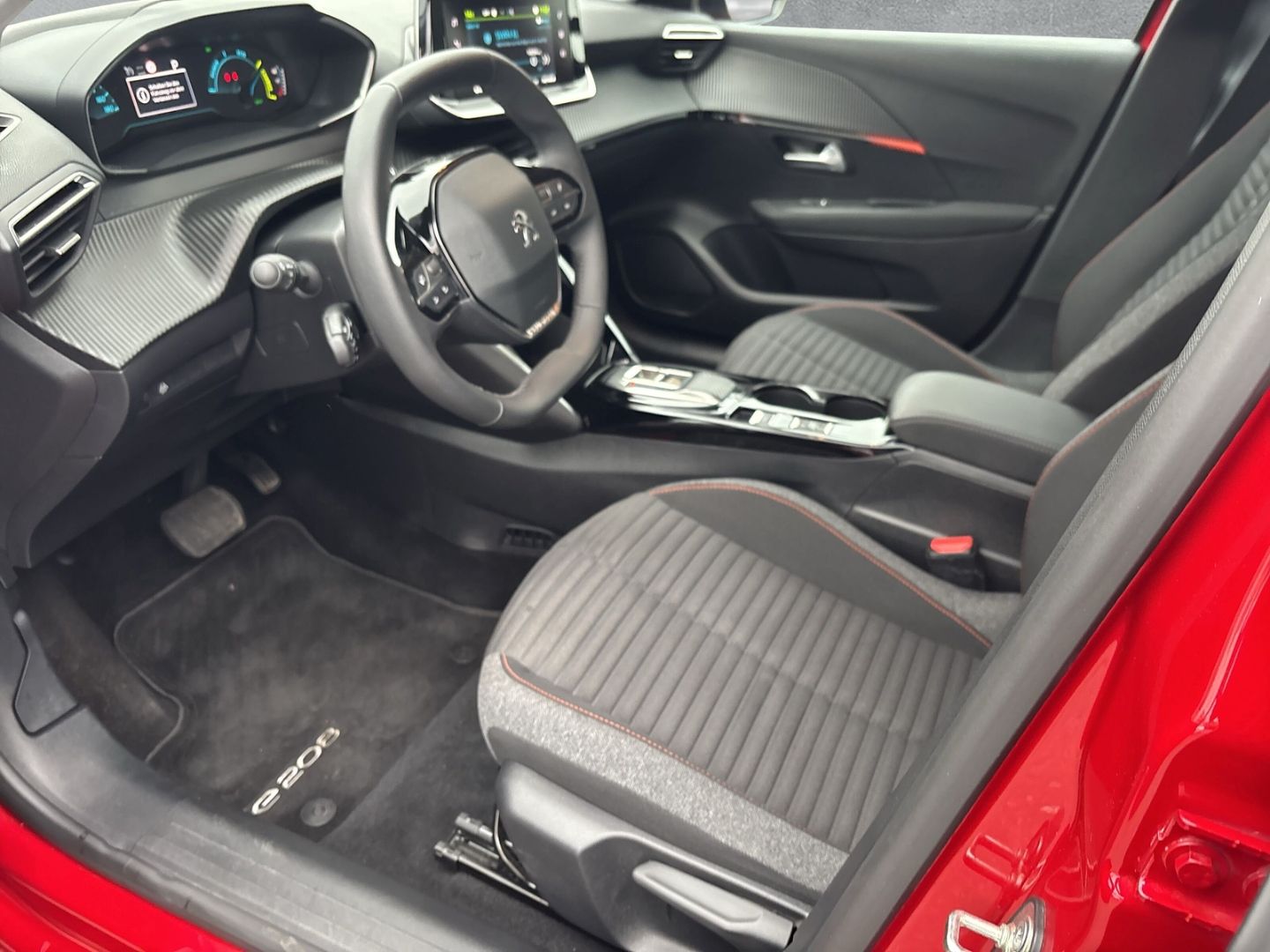 Fahrzeugabbildung Peugeot 208 e- Active Pack Elektromotor 136