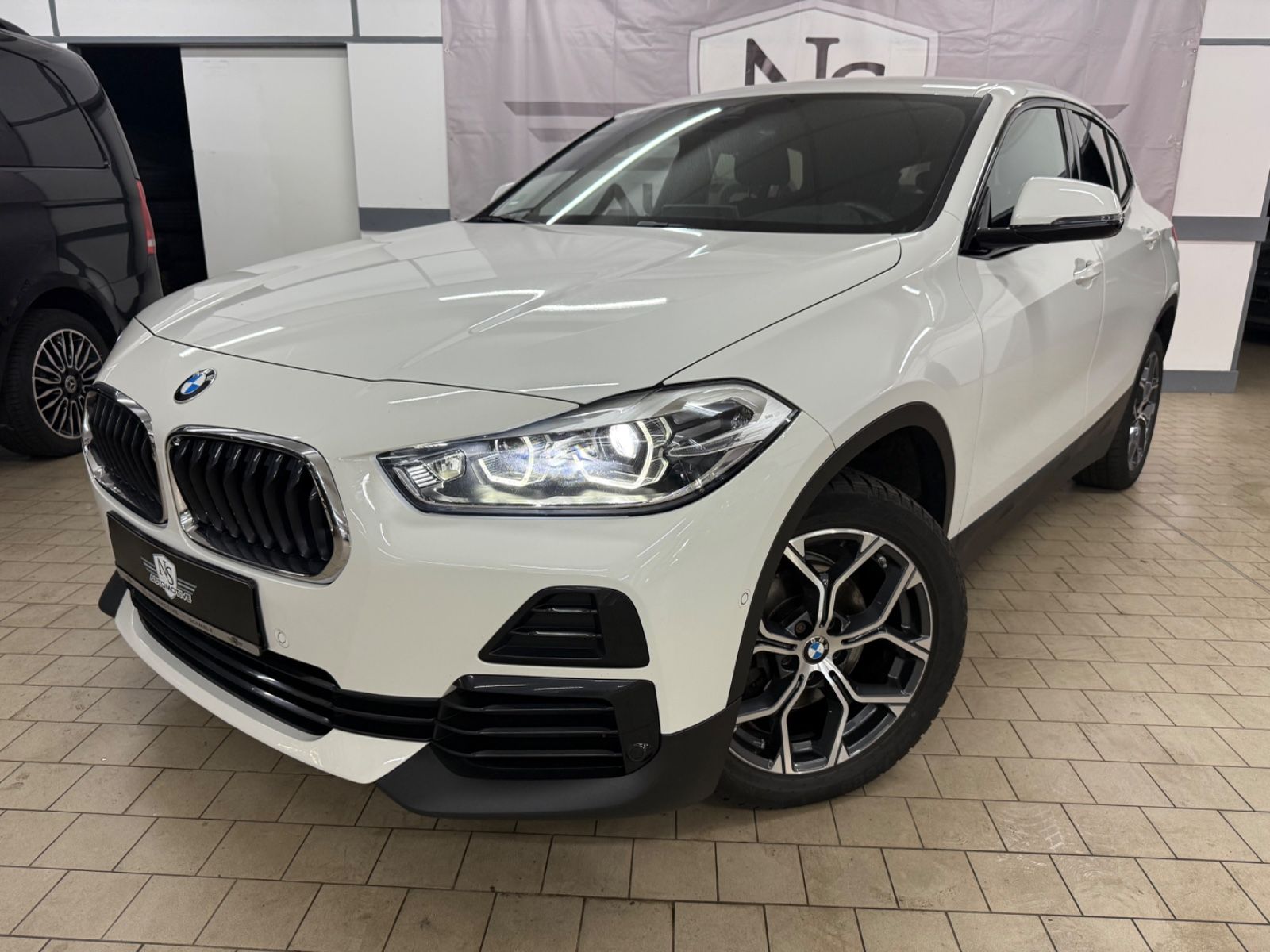 BMW X2 sDrive 18d Advantage Plus - AUTOMATIK/HUD/NAV