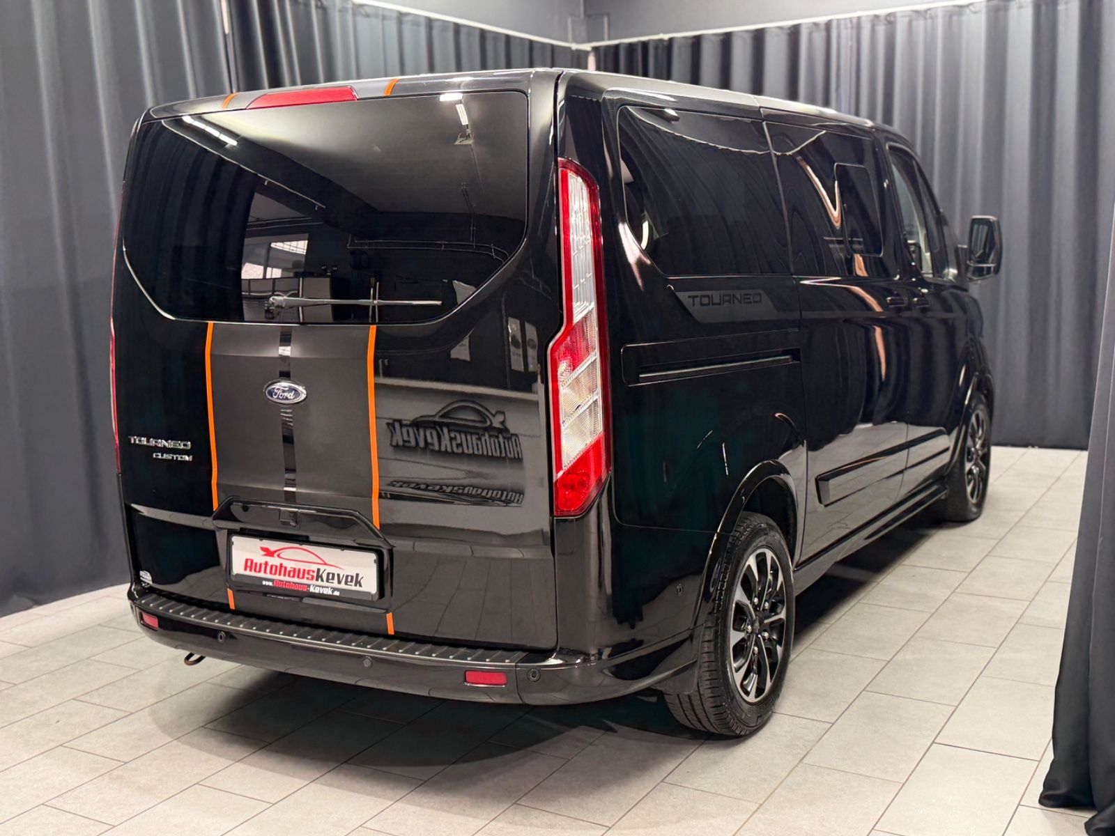 Fahrzeugabbildung Ford Tourneo Custom Sport|AUTOMATIK|LEDER|NAVI|8-SITZ