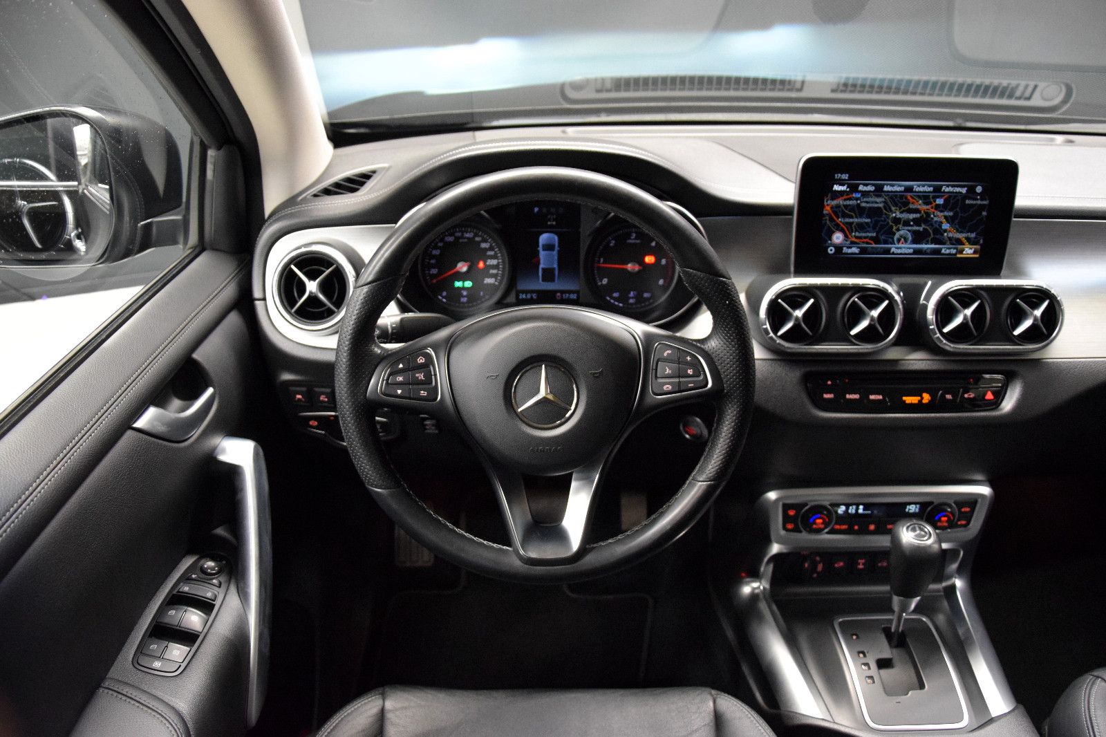 Fahrzeugabbildung Mercedes-Benz X 250 d 4Matic Doppelkabine Edition Power LED