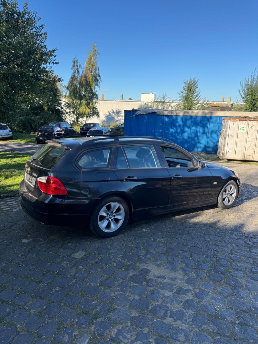 BMW 318 2006 — photo 7