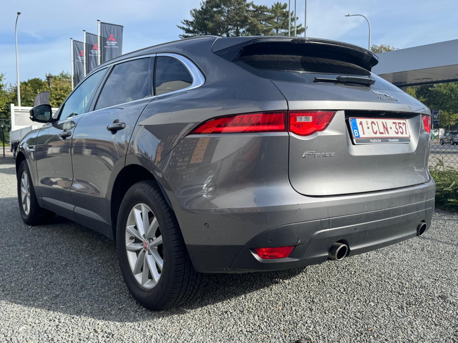 JAGUAR F-PACE PORTFOLIO AWD | 300 ch | BVA | HAYON ÉLECTRIQUE | RÉGLAGE ÉLECTRIQUE DES SIÈGES AVEC FONCTION MÉMOIRE | TOIT OUVRANT
