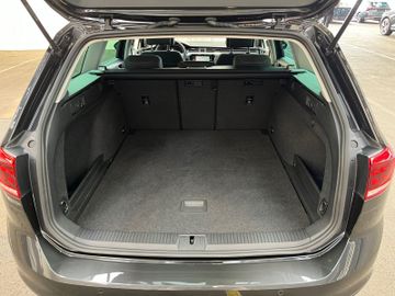 Volkswagen Passat Variant - 11