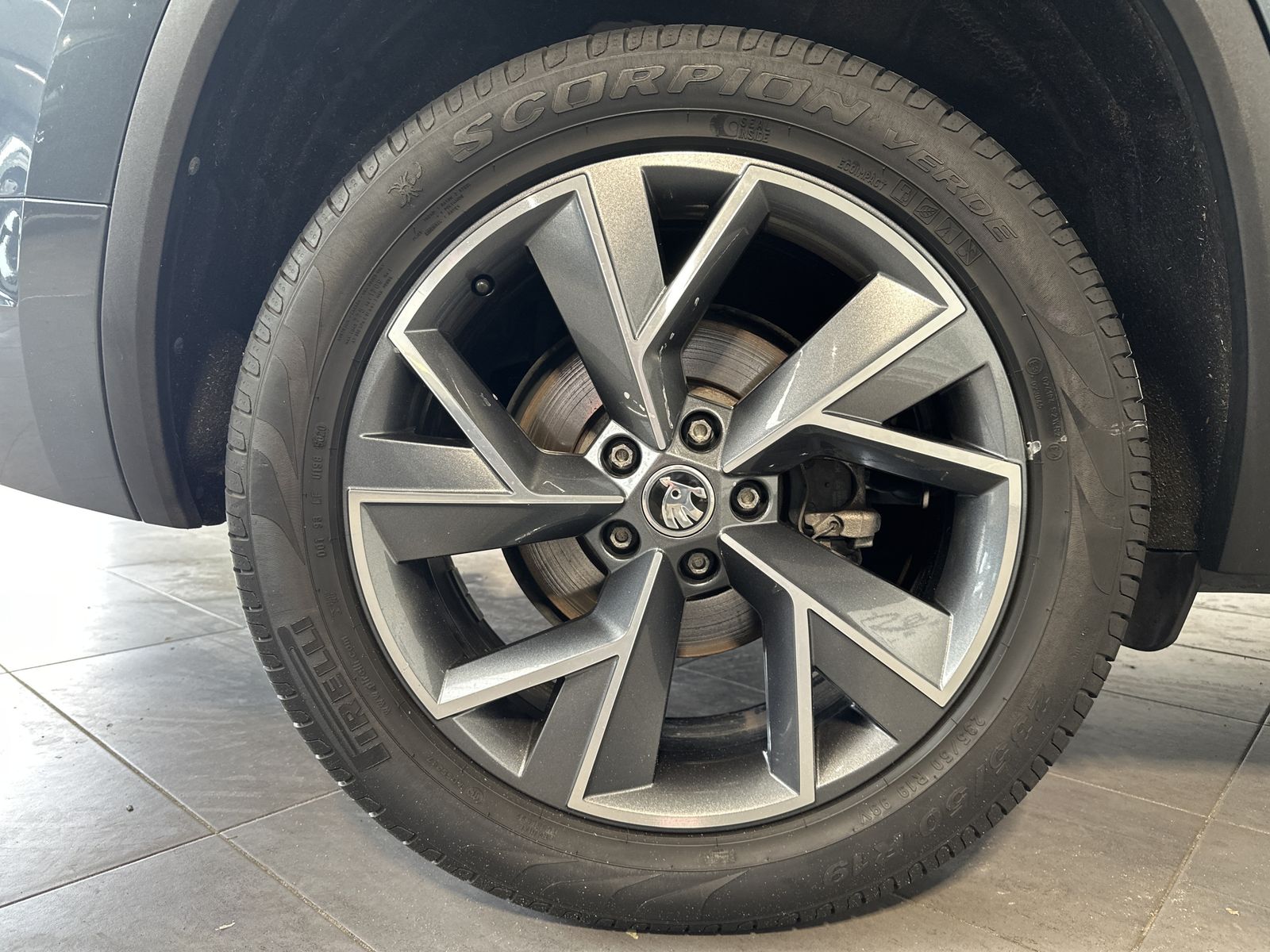 Fahrzeugabbildung SKODA Kodiaq Sportline 4x4 7-Sitzer NAV+LED+AHK+19ZOLL