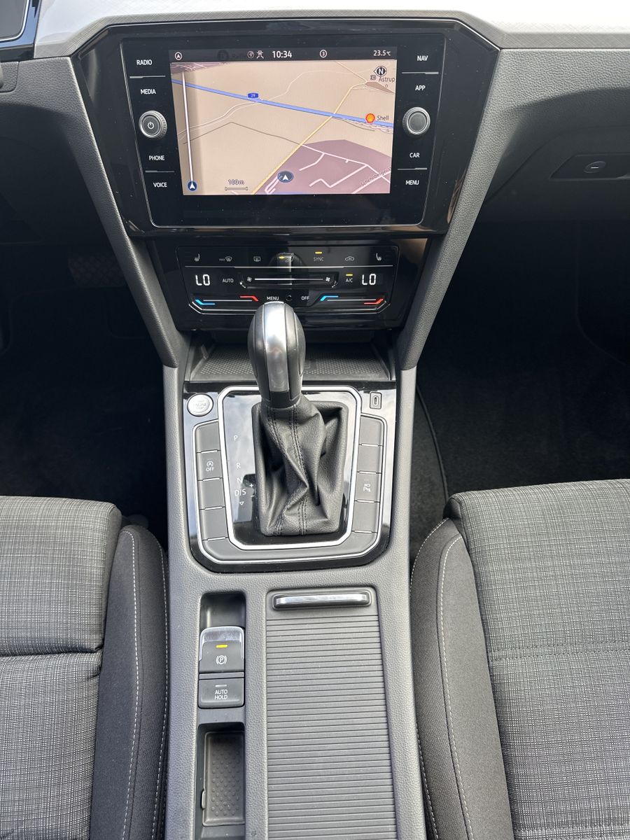 Fahrzeugabbildung Volkswagen Passat Variant 2.0 TDI DSG Business 4Motion NAV
