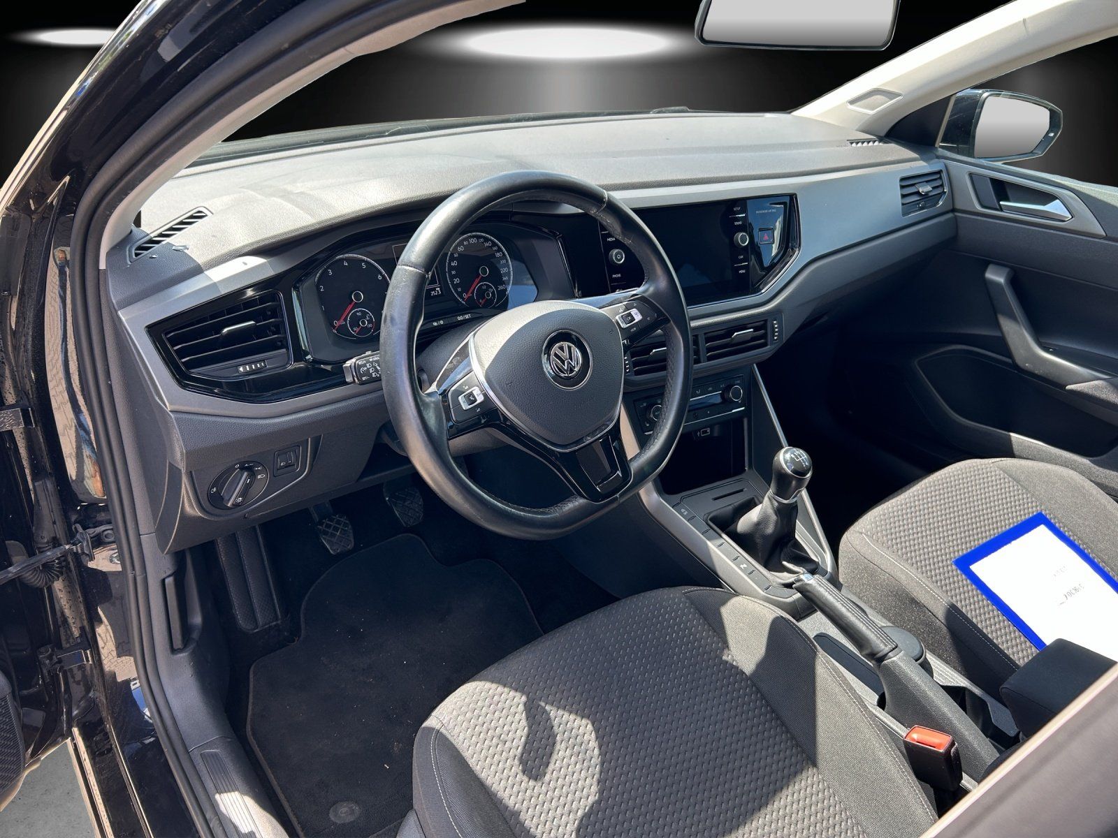 Fahrzeugabbildung Volkswagen Polo 1.0 Comfortline