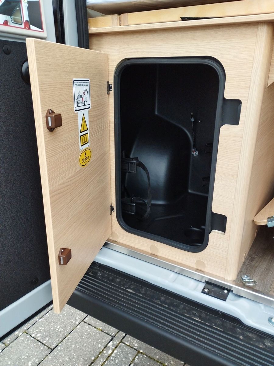 Fahrzeugabbildung Sunlight Adventure Cliff 640 Automatik, Dörr Edition, LTE