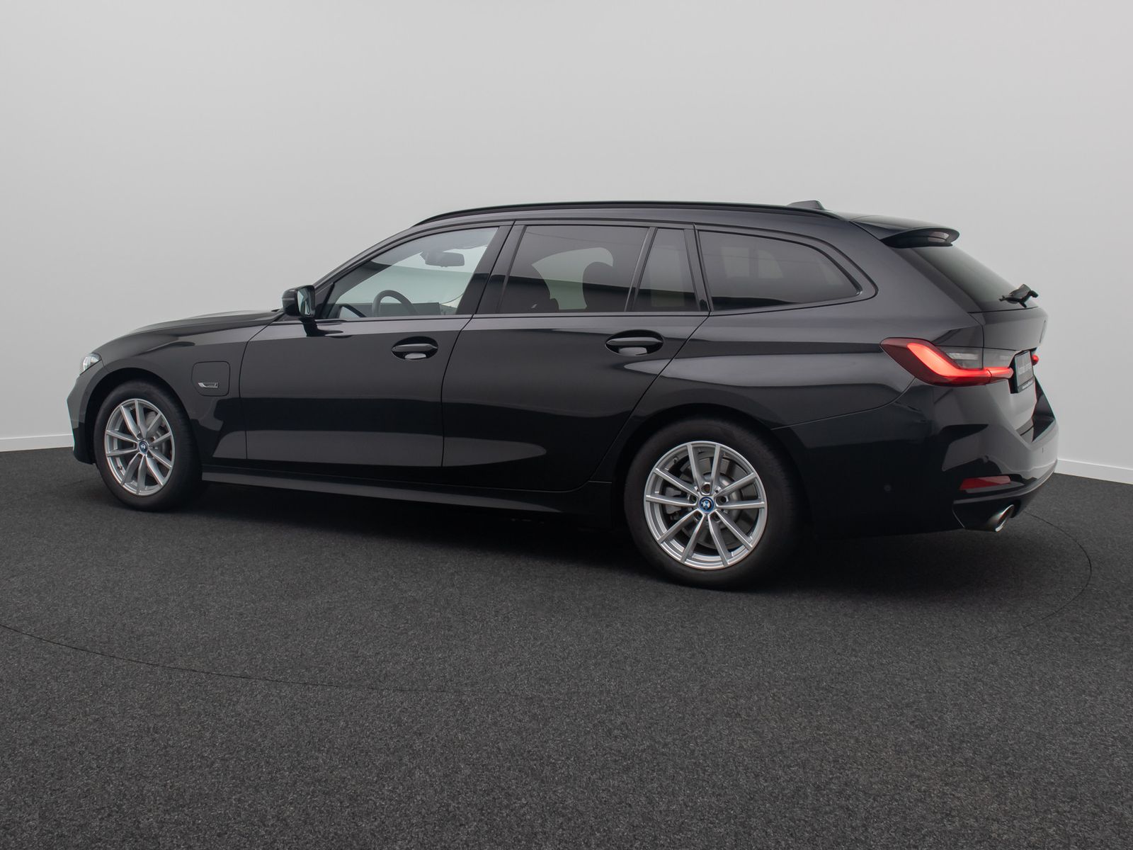 Fahrzeugabbildung BMW 320e DAB Kamera Alarm H/K Sport Leder Komfort