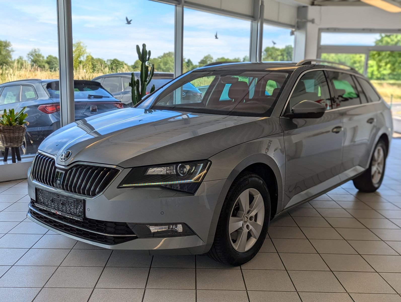 SKODA Superb 1.8 TSI Ambition Bi-Xen SHZ Tempomat AHK - Image 3