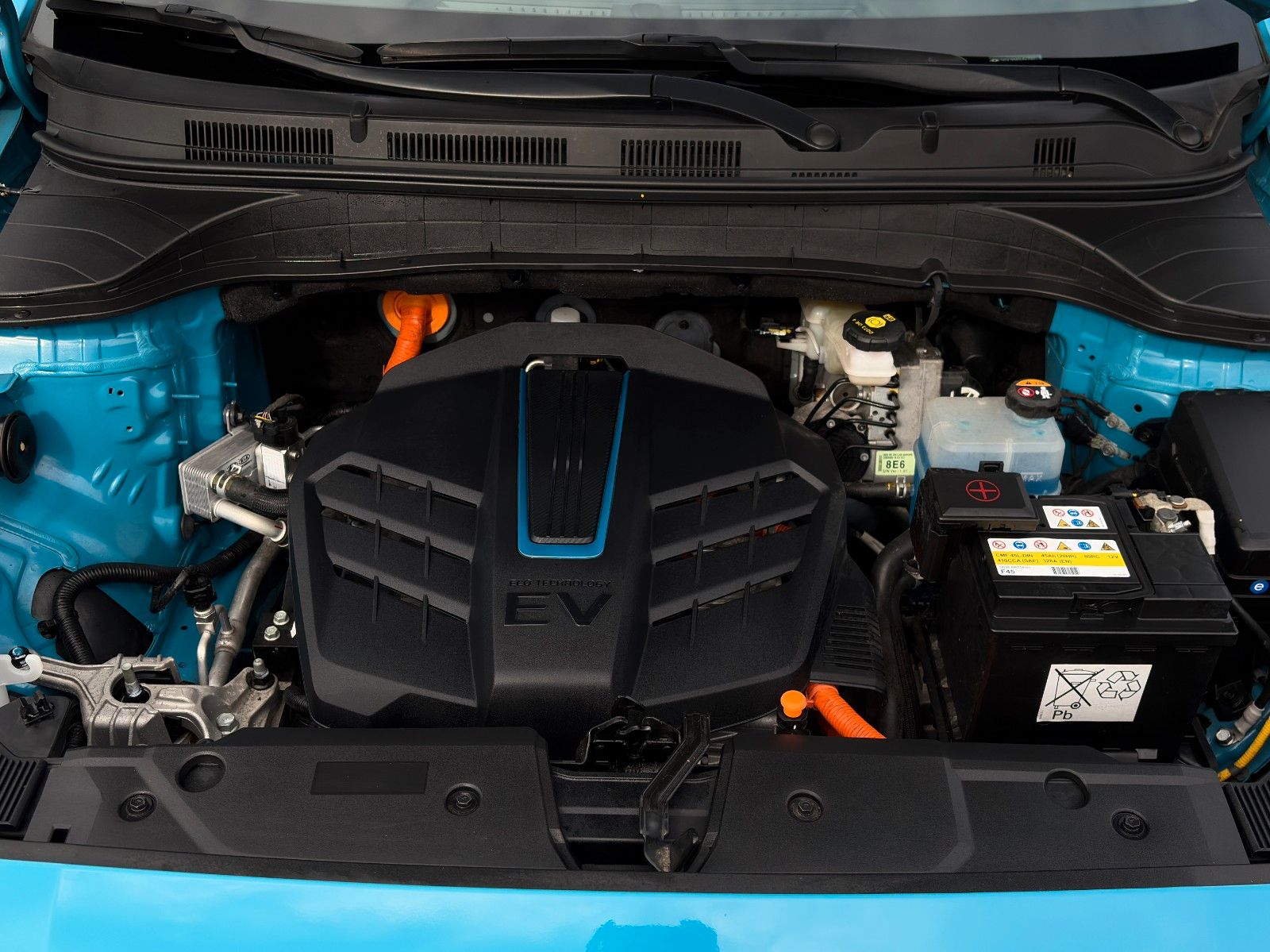 Fahrzeugabbildung Hyundai KONA E Basis 2WD LKAS CAM CarPlay DAB+ 17" 305km