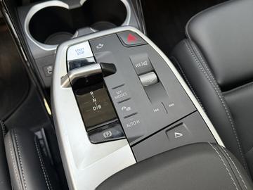 2026 BMW IX1 缩略图 11