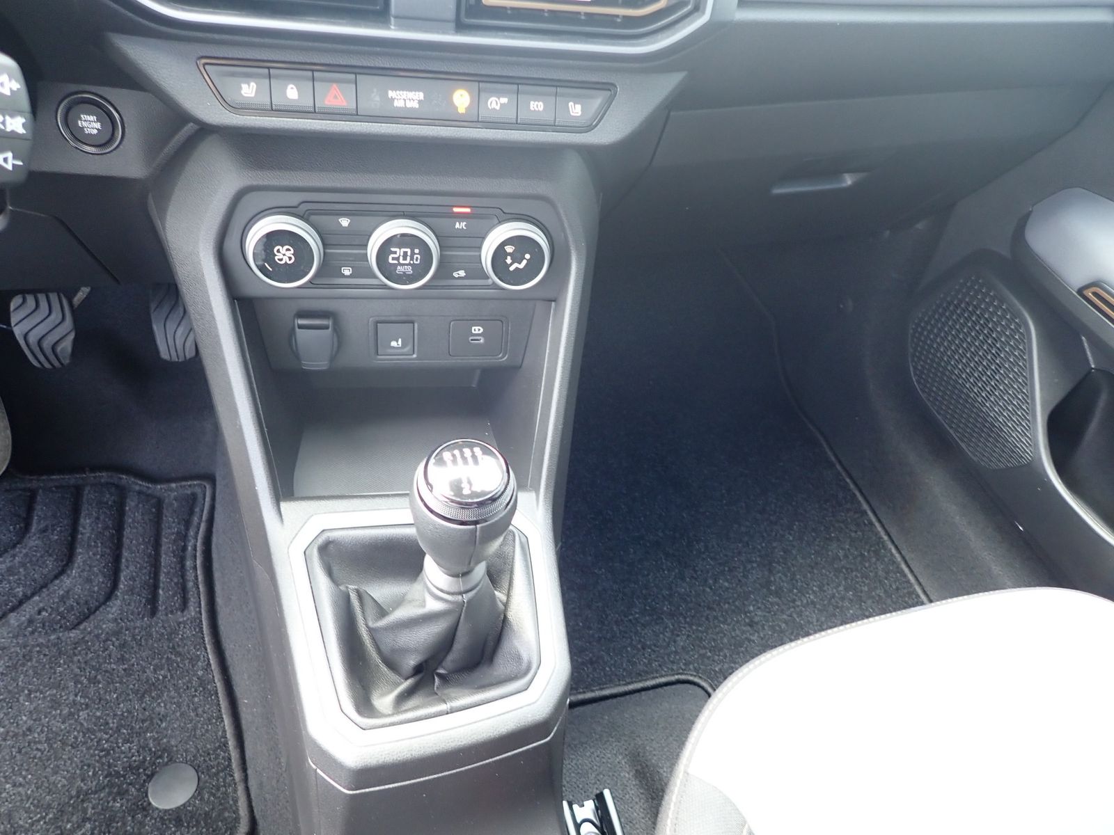 Fahrzeugabbildung Dacia Sandero STEPWAY TCe 110 EXTREME+/SHZ/NAVI/