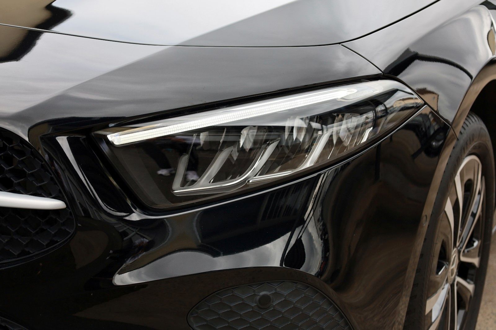 Fahrzeugabbildung Mercedes-Benz A 250e Lim. T.Leder,Navi,LED,Park Paket,Kamera