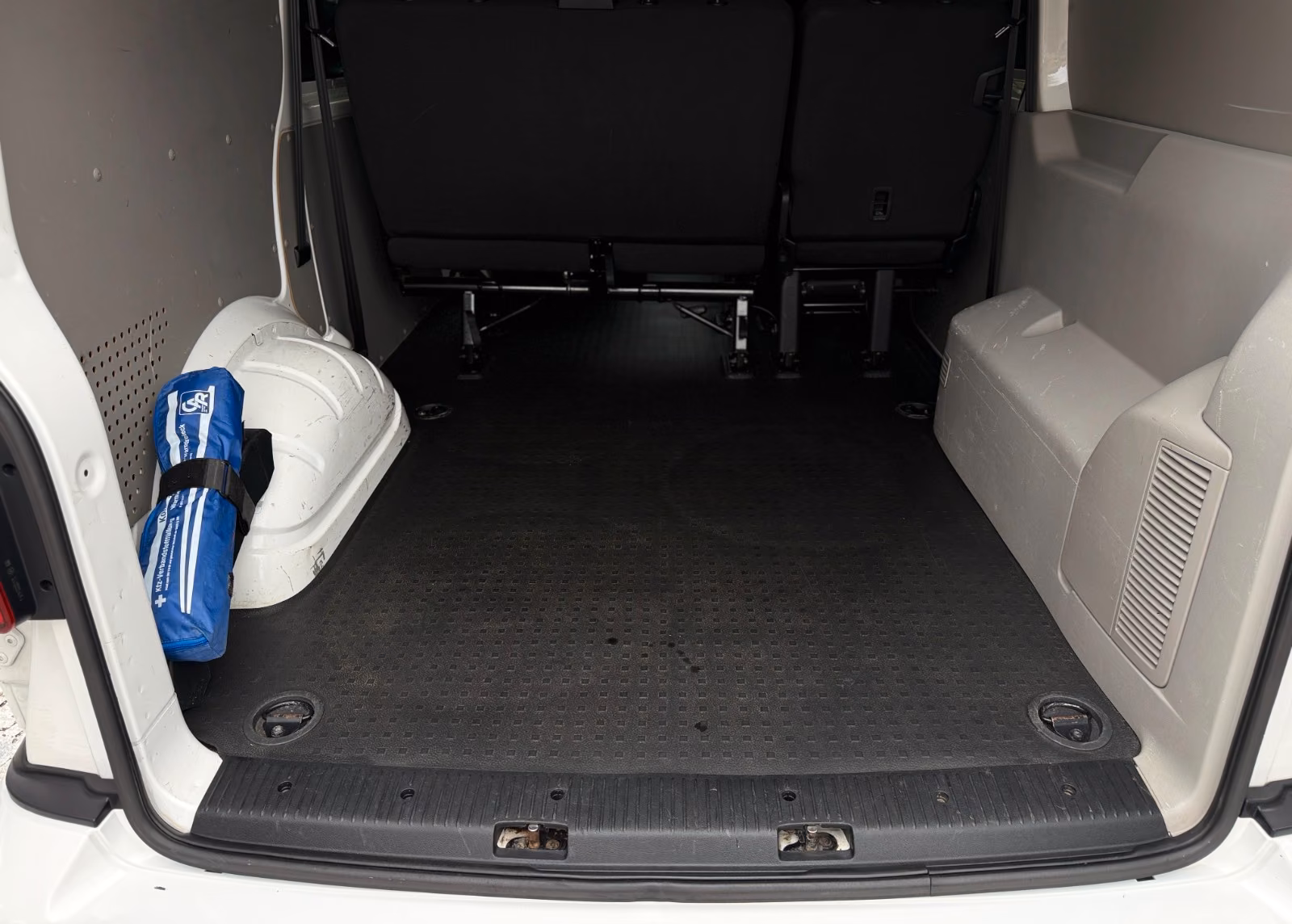 Volkswagen T6 Kombi 4Motion /LED/SHZ/AHK/STHZ/NAVI