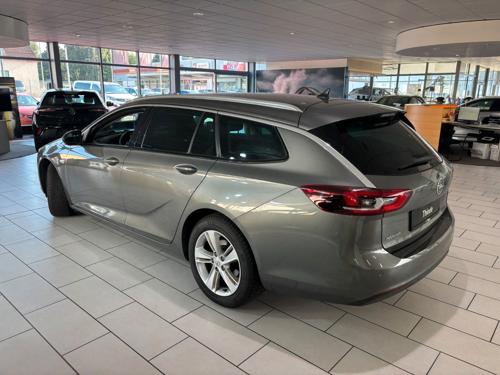 Fahrzeugabbildung Opel Insignia B ST 1.5 INNOVATION NAVI/SHZ/KAMERA/MAT