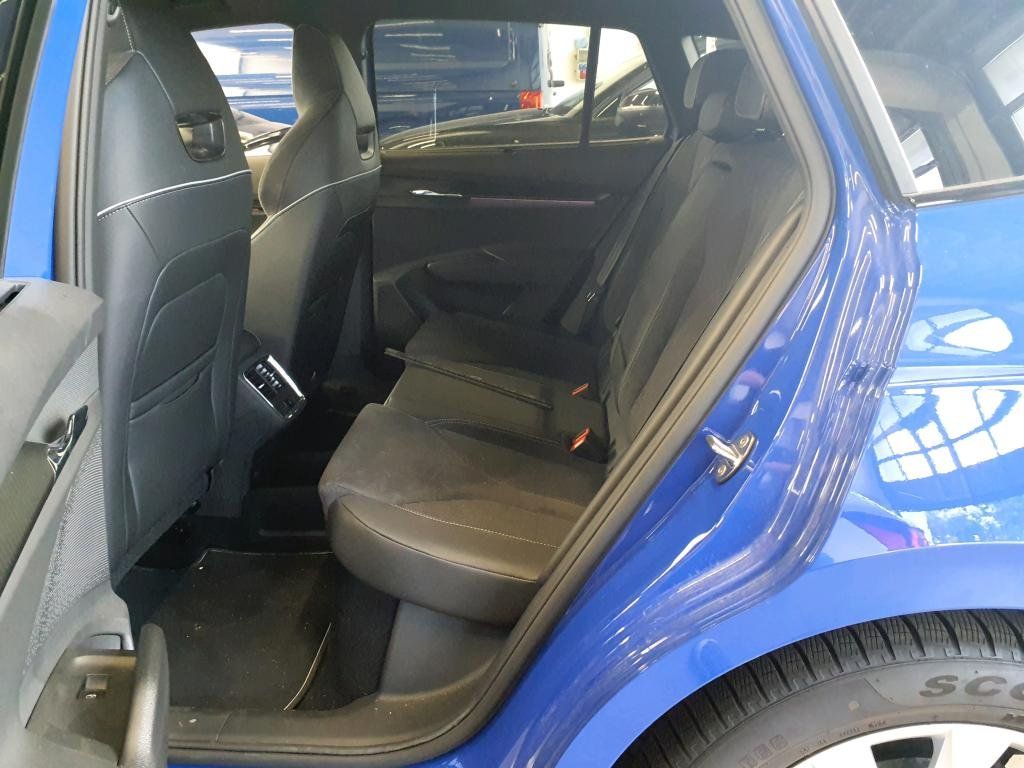 Fahrzeugabbildung SKODA Enyaq 85 Sportline/WÄRMEPUMPE/ACC/KAMERA/MATRIX/