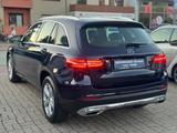 Mercedes-Benz GLC250 4MATIC*KAMERA*PANO*LED*1.HAND* - : Blau, Schiebedach, Geländewagen