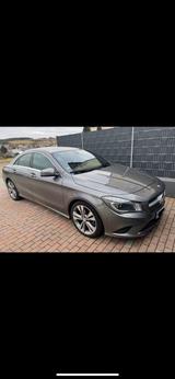 Mercedes-Benz Mercedes CLA 180 - gebrauchte Mercedes-Benz CLA 180 aus dem Jahr 2013