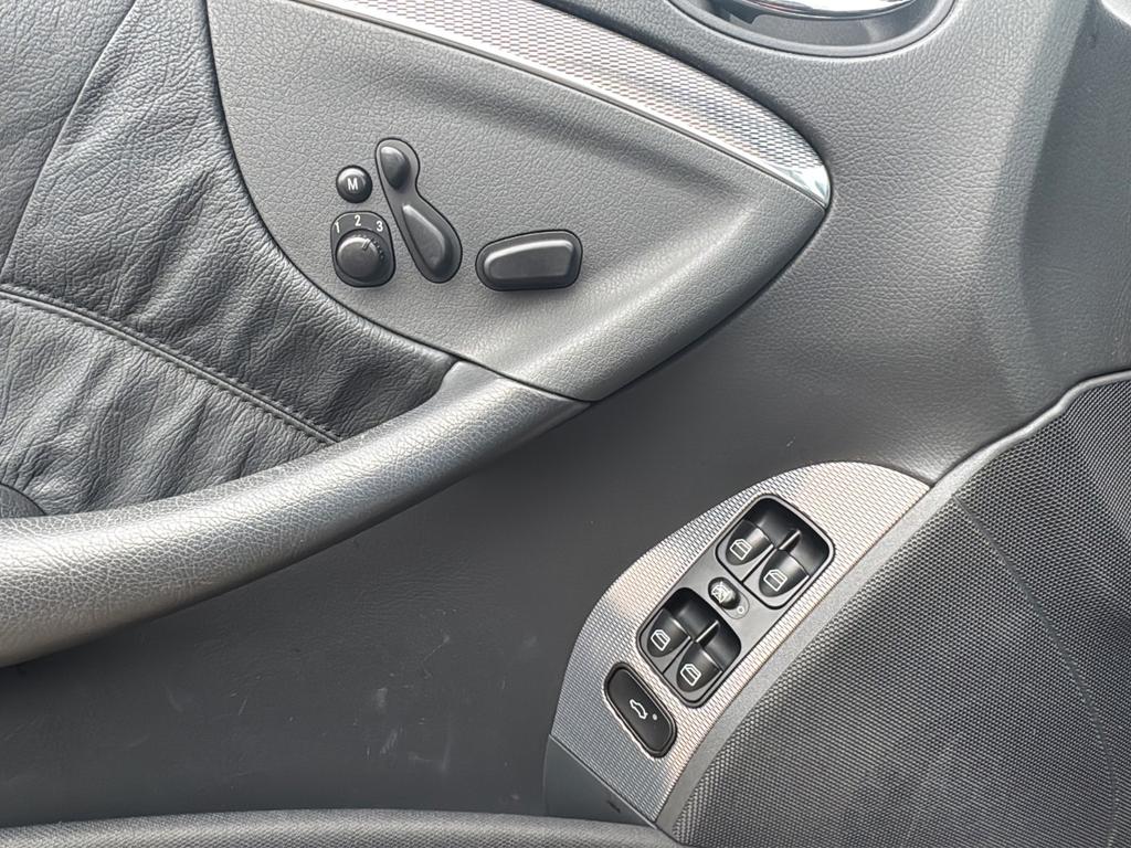 Mercedes-Benz CLK 320