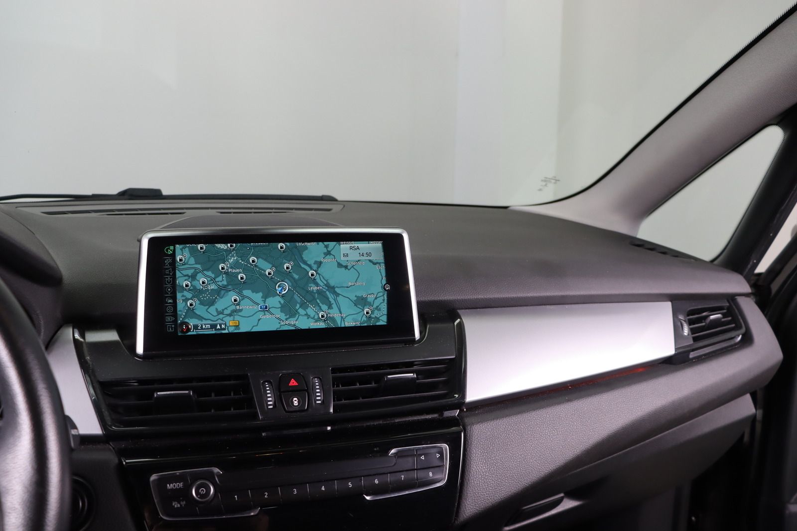 Fahrzeugabbildung BMW 218 i Active Tourer LED * HUD * RFK * Pano *