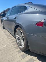 Tesla Model S P85 P - Tesla Model S aus 2013