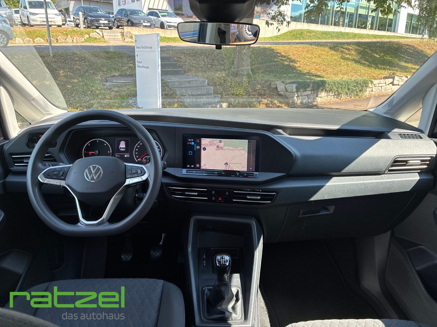 Fahrzeugabbildung Volkswagen Caddy Maxi Life 7-Sitzer 2.0 TDI +PDC+NAVI+Schie