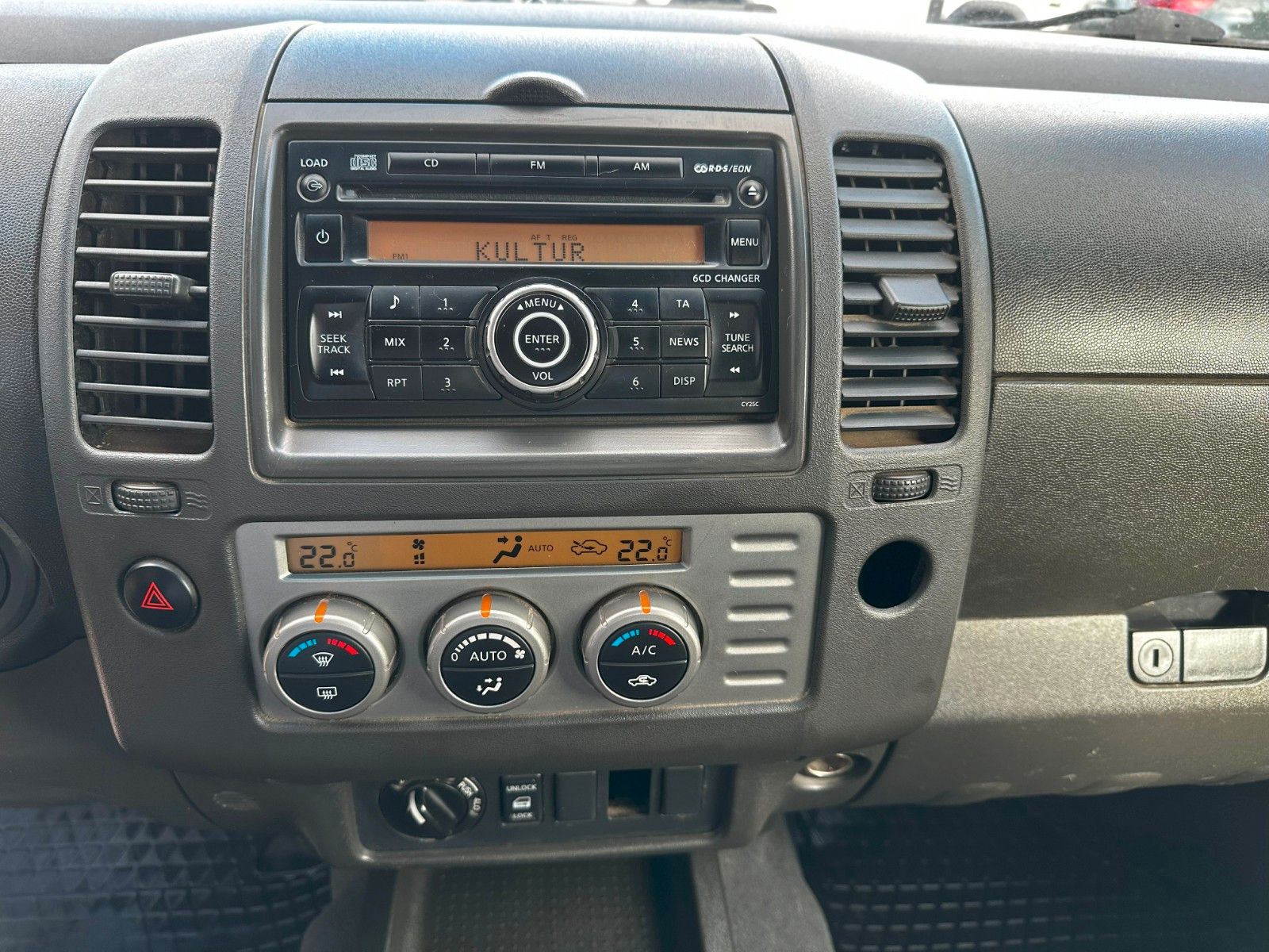 Fahrzeugabbildung Nissan Navara Pickup King Cab LE 4X4 AHK