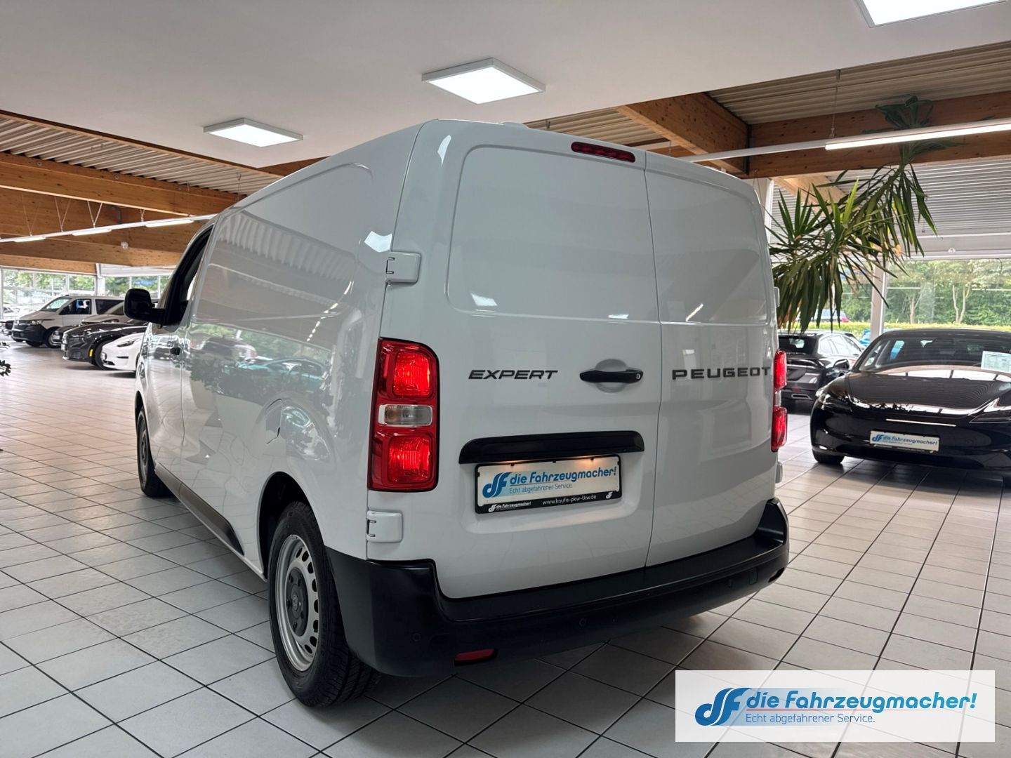 Fahrzeugabbildung Peugeot Expert Kasten Standard 1.5 BlueHDi 120 FAP EU6d