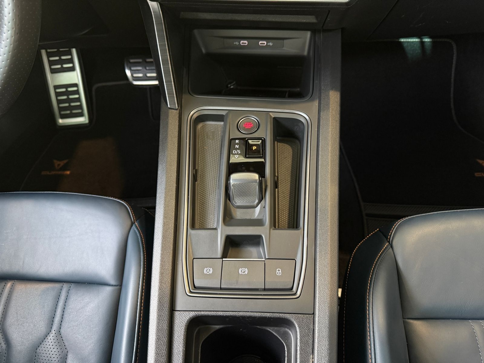 Fahrzeugabbildung CUPRA Formentor VZ e-Hybrid AHK PANO LED LEDER