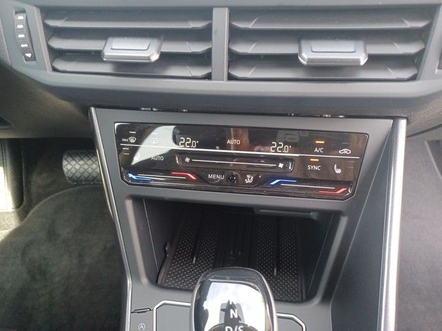 Fahrzeugabbildung Volkswagen Taigo 1.0TSI DSG Style  AHK+GJR+KAMERA+NAV+APP